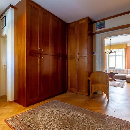 Royal Ramova Apartmán *