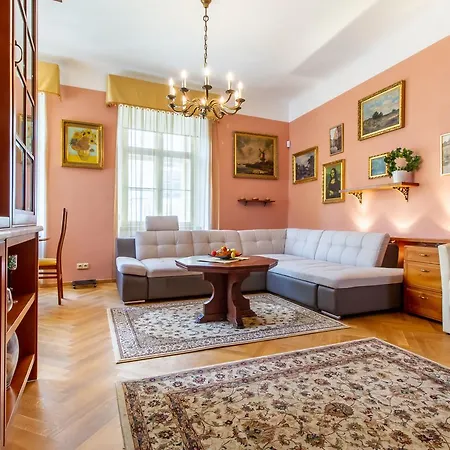 Royal Ramova Apartament *